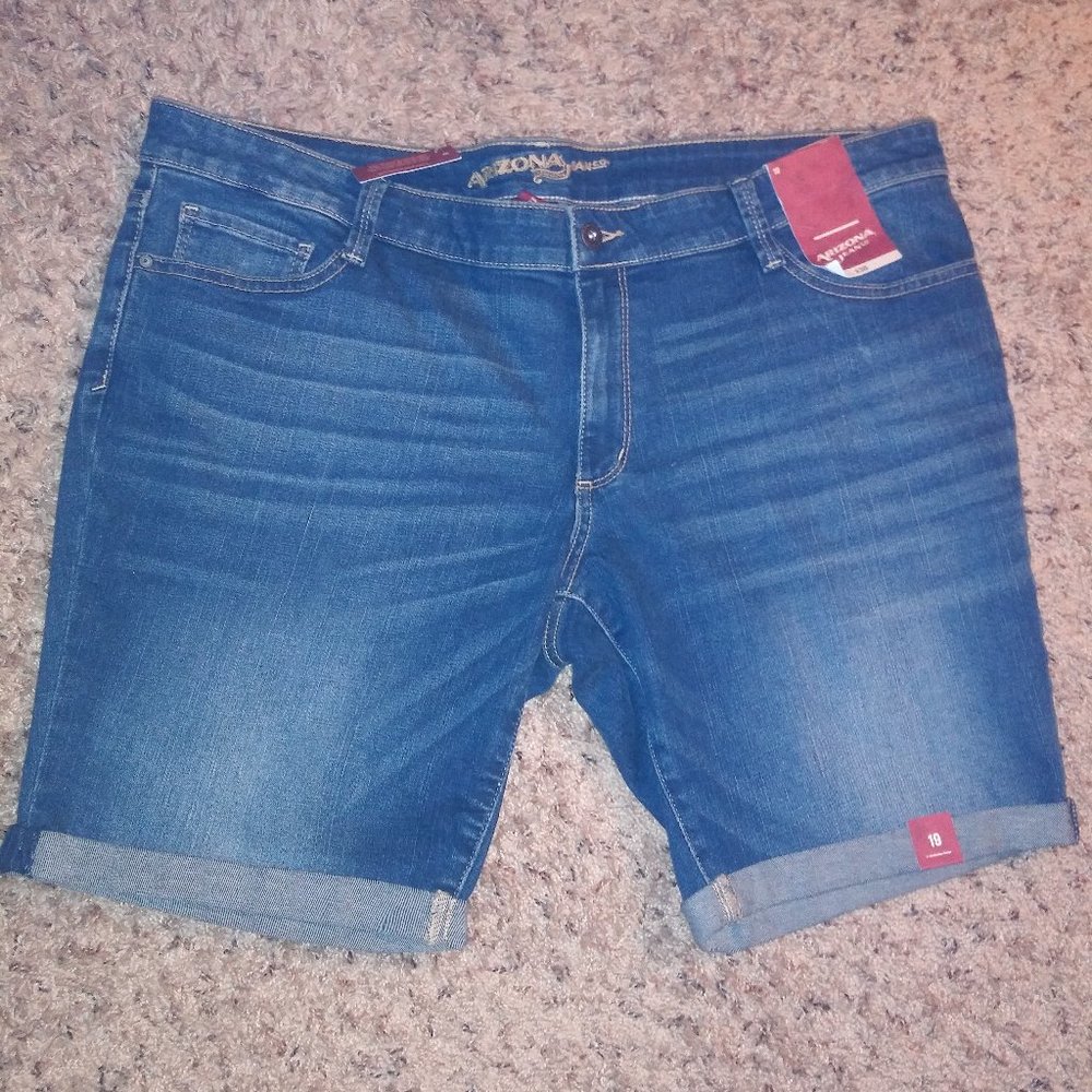 NWT Arizona Jeans Co. Denim Shorts Jr or Size 12